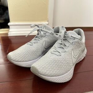 Nike React Flyknit Sneakers